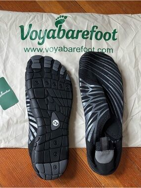 Voyabarefoot Men’s Black Gray Minimalist Athletic Shoes